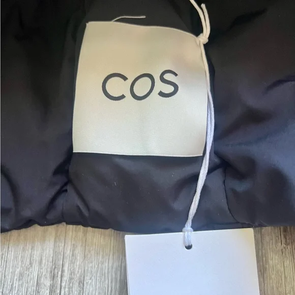 COS black Puffer Hooded scarf - Picture 2 of 3